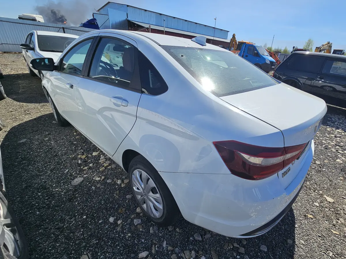 LADA Vesta седан, фото 3