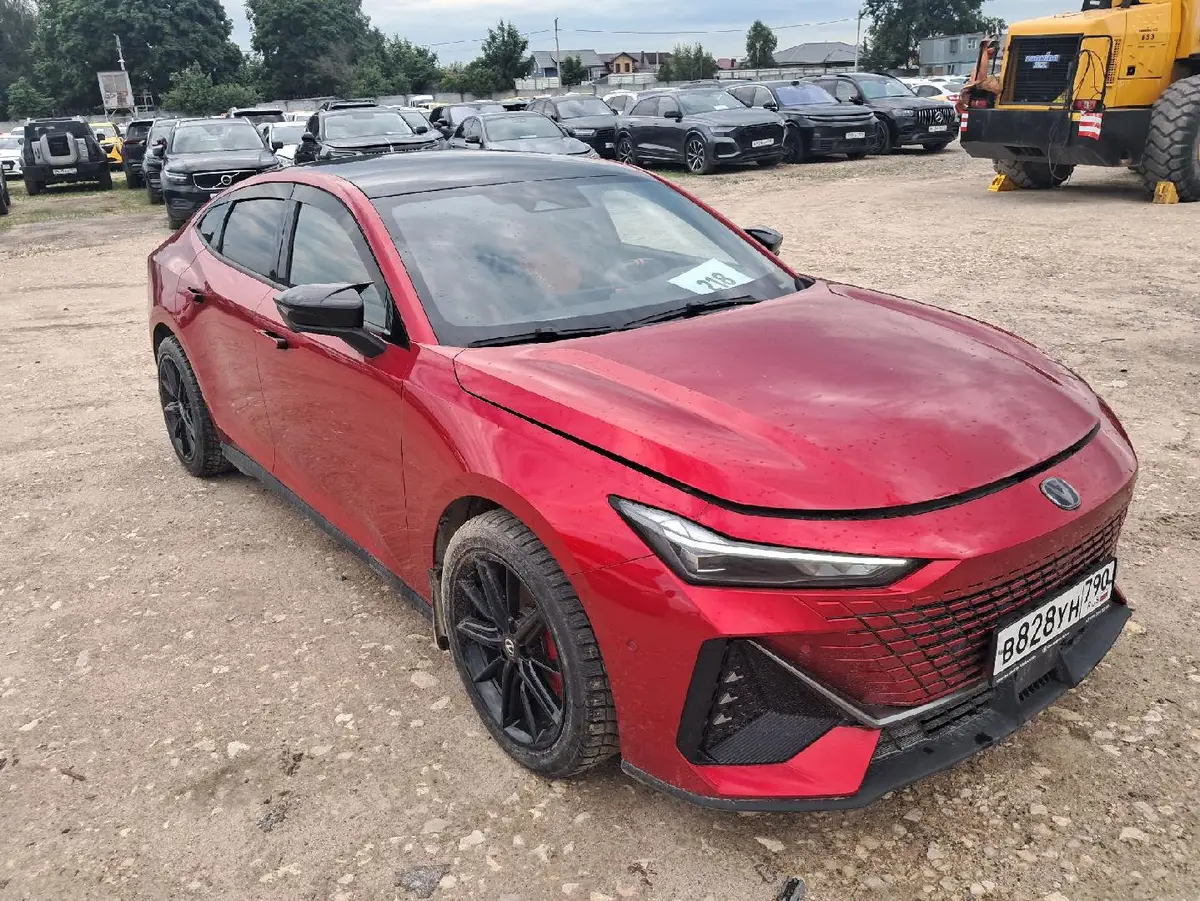 Changan Uni-V Комфорт 1.5Т АТ, фото 2