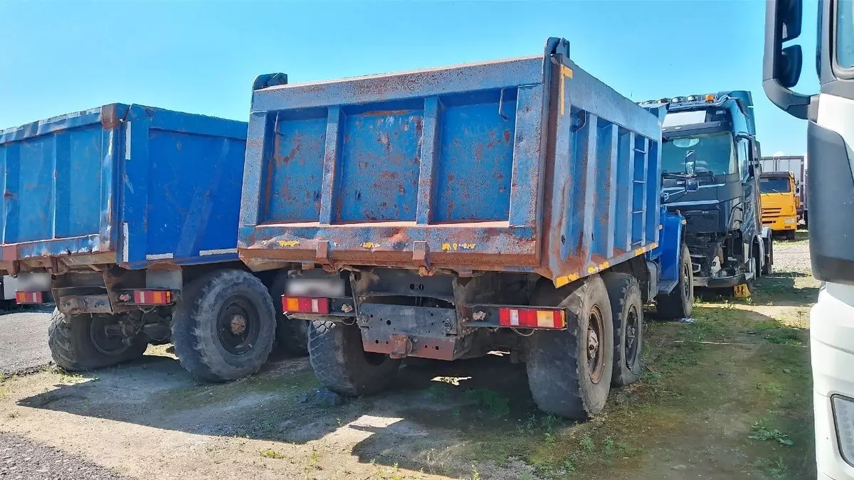 Ural 55571 6x6 Самосвал, фото 3