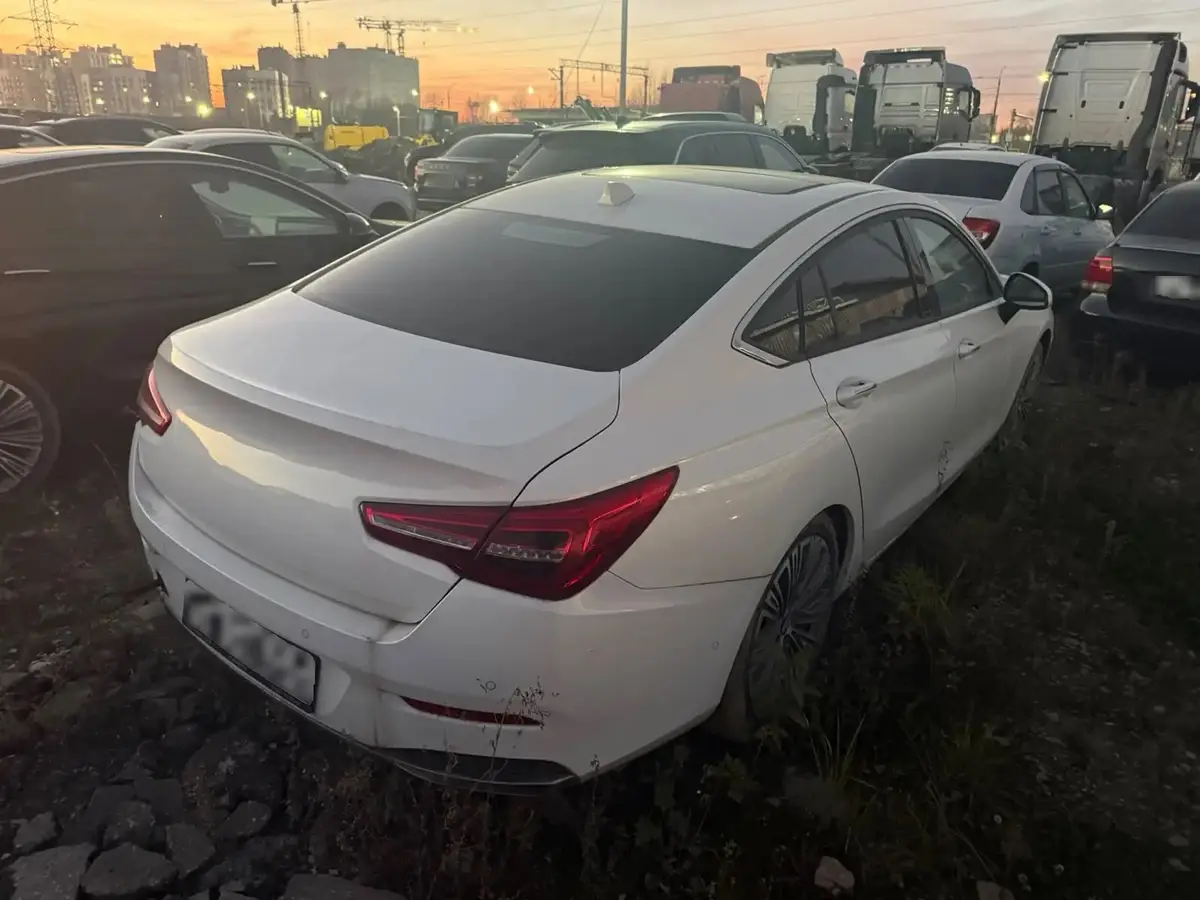 Hongqi H5, фото 3
