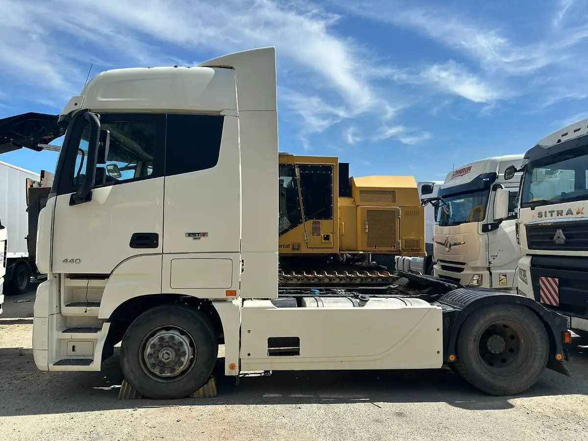 Foton AUMAN 4x2 Седельный тягач, фото 4