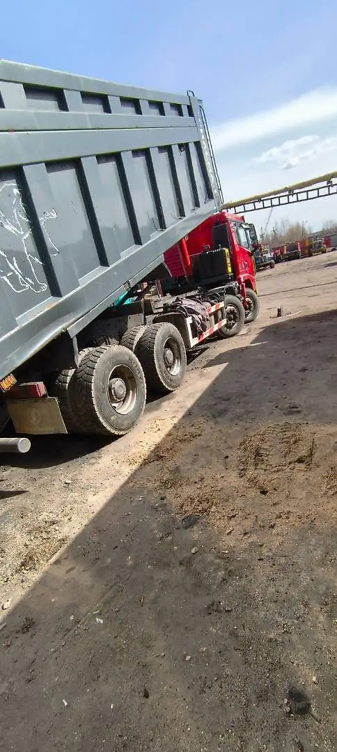 Shacman SX* 8x4 Самосвал, фото 5
