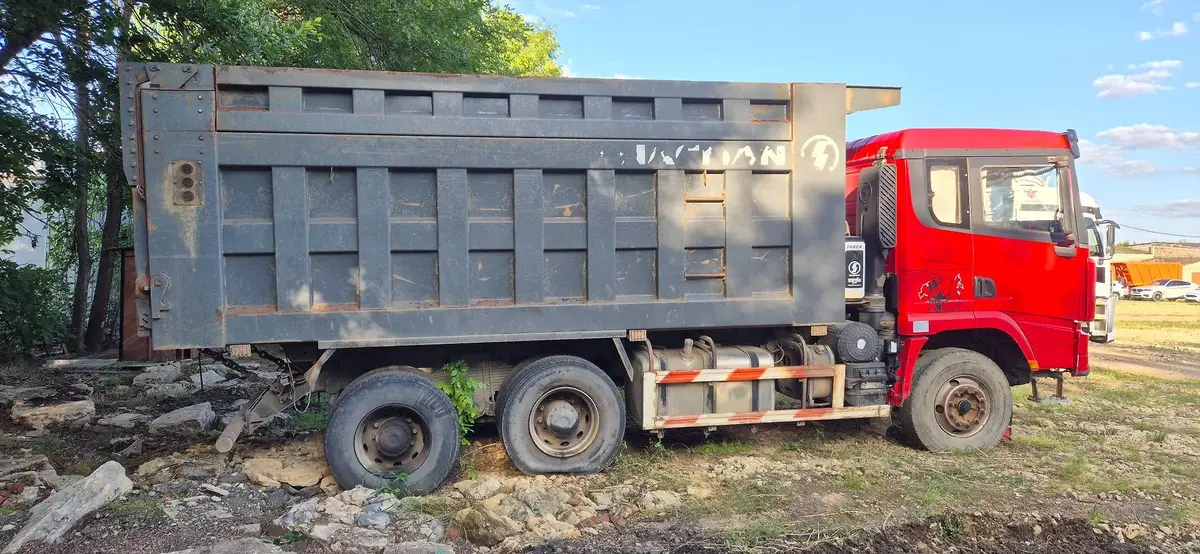 Shacman SX* 6x4 Самосвал, фото 4