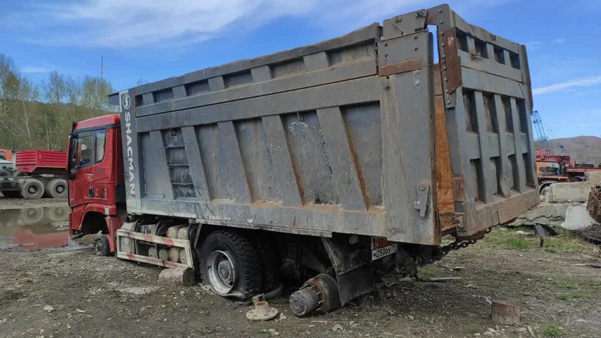 Shacman SX* 6x4 Самосвал, фото 4