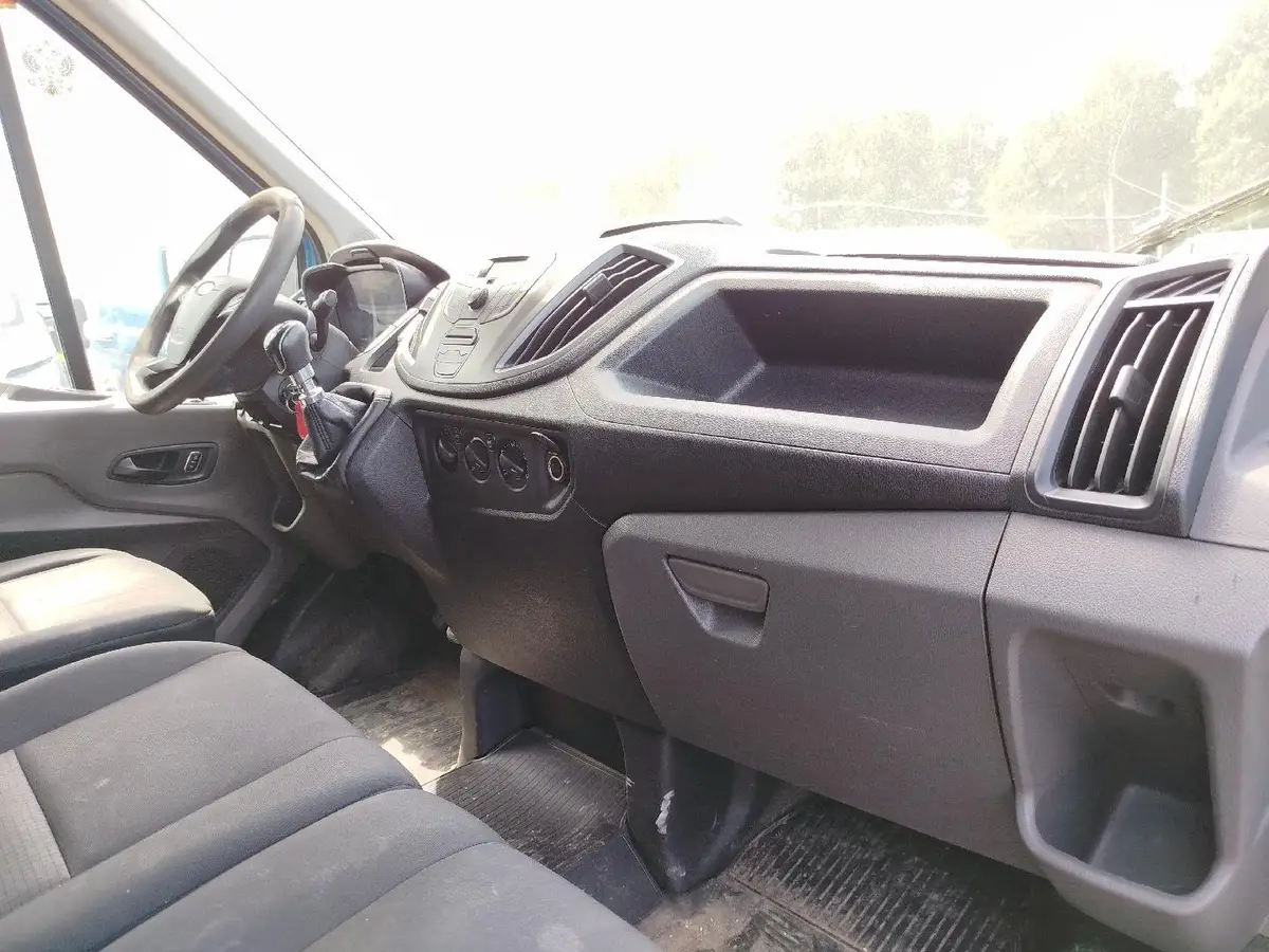 Ford Transit Фургон Базовая 310М Д2В2 2.2 дизель 125 л.с. МТ передний привод, фото 5