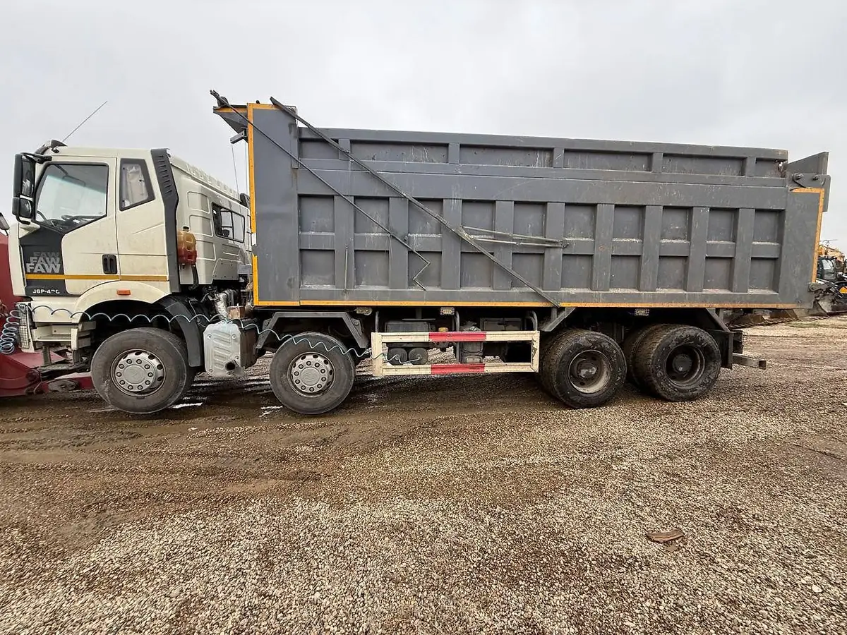 FAW CA 3310 8x4 Самосвал, фото 3